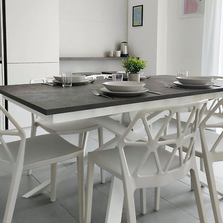 Appartement Joivy Charming Flats In The Heart Of Porta Nuova à Milan Extérieur photo